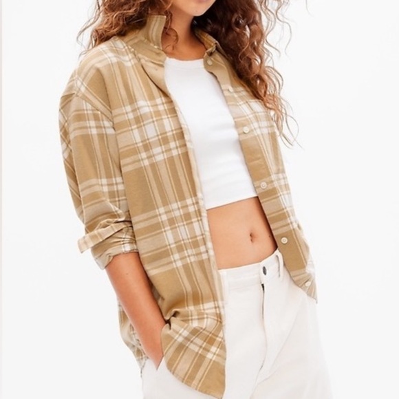 GAP Tops - NEW NWT The GAP Tan Plaid flannel camel white small women